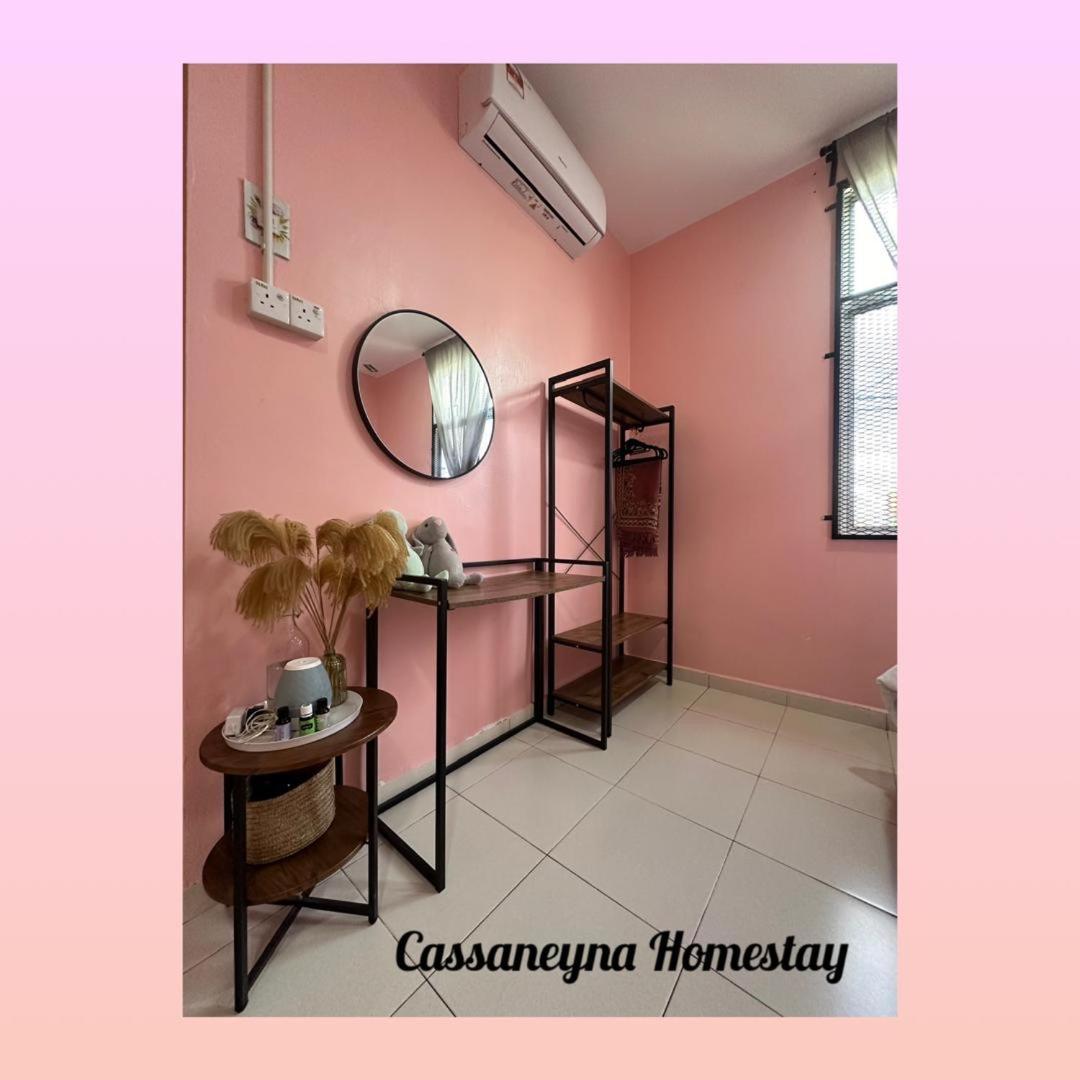 Cassaneyna Homestay Kuantan Eksteriør billede